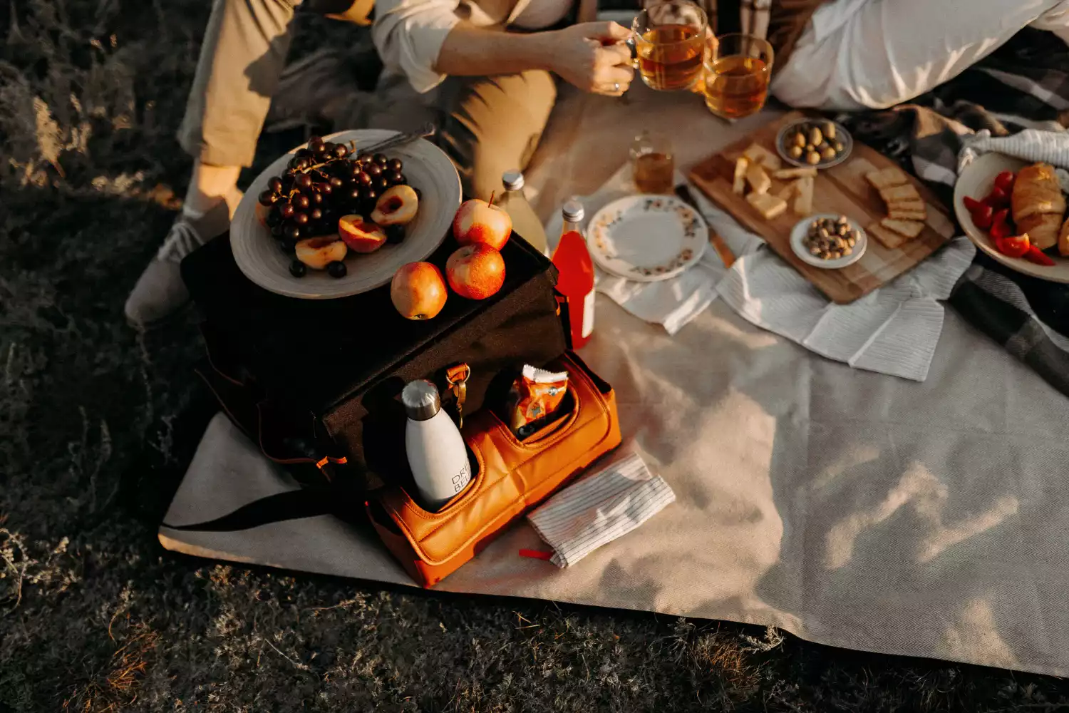 white picnic blanket