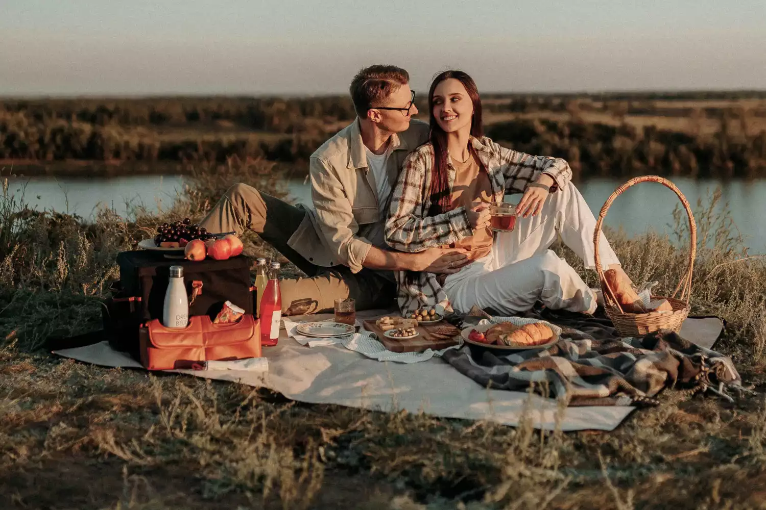 beach blanket picnic