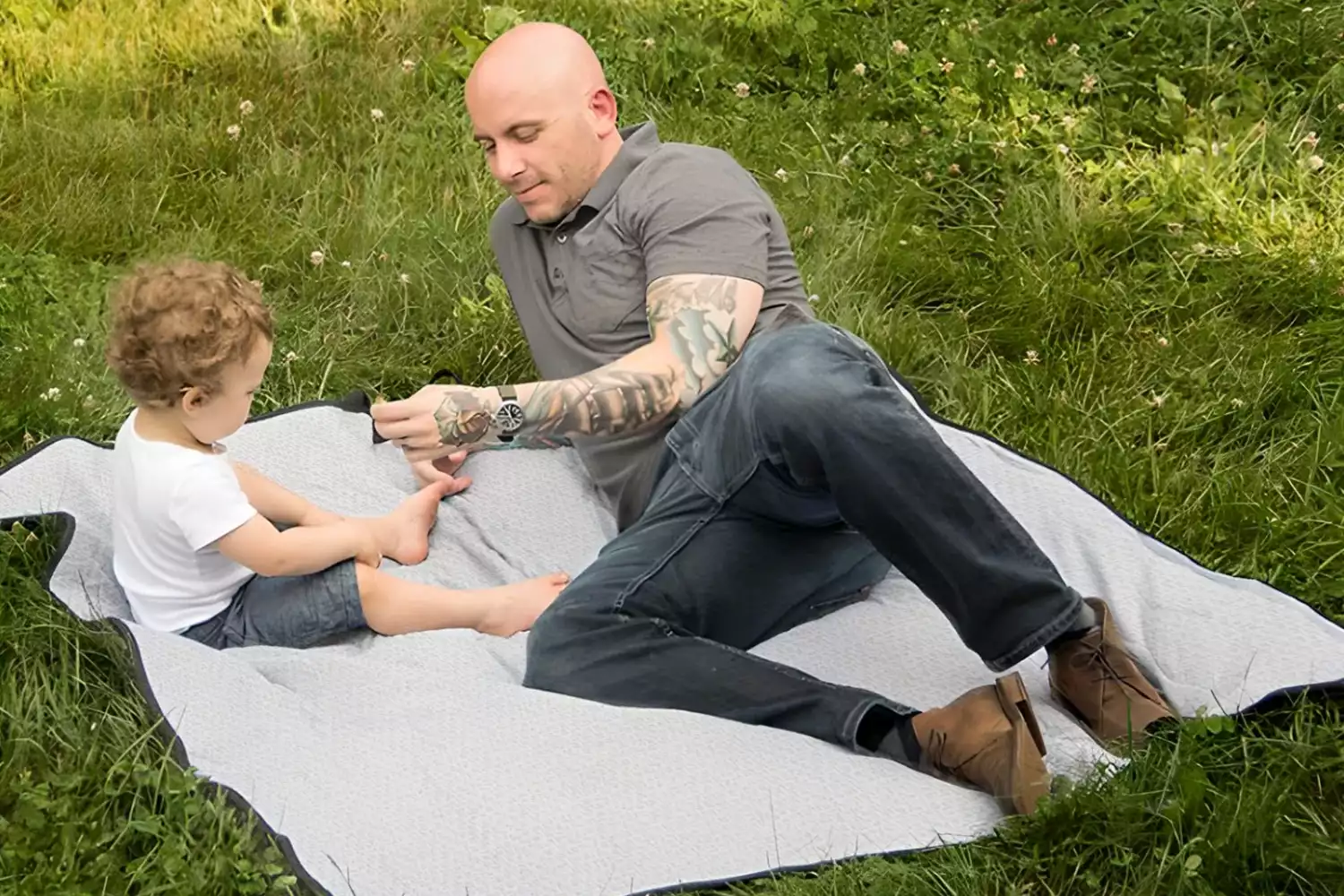 white picnic blanket